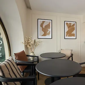 4* Hotel Elysee Secret