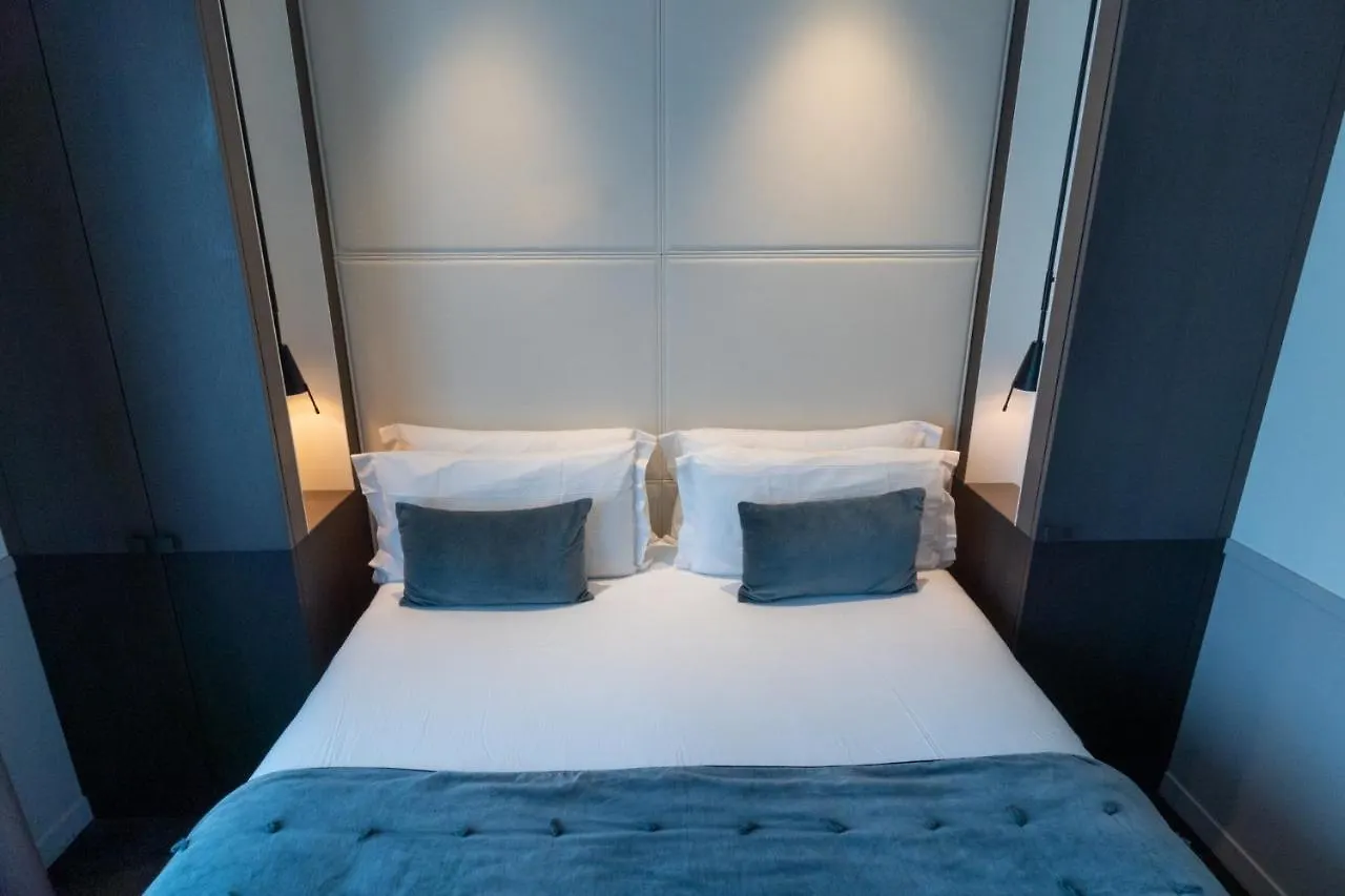 ****  Hotel Villa Saxe Eiffel Paris France